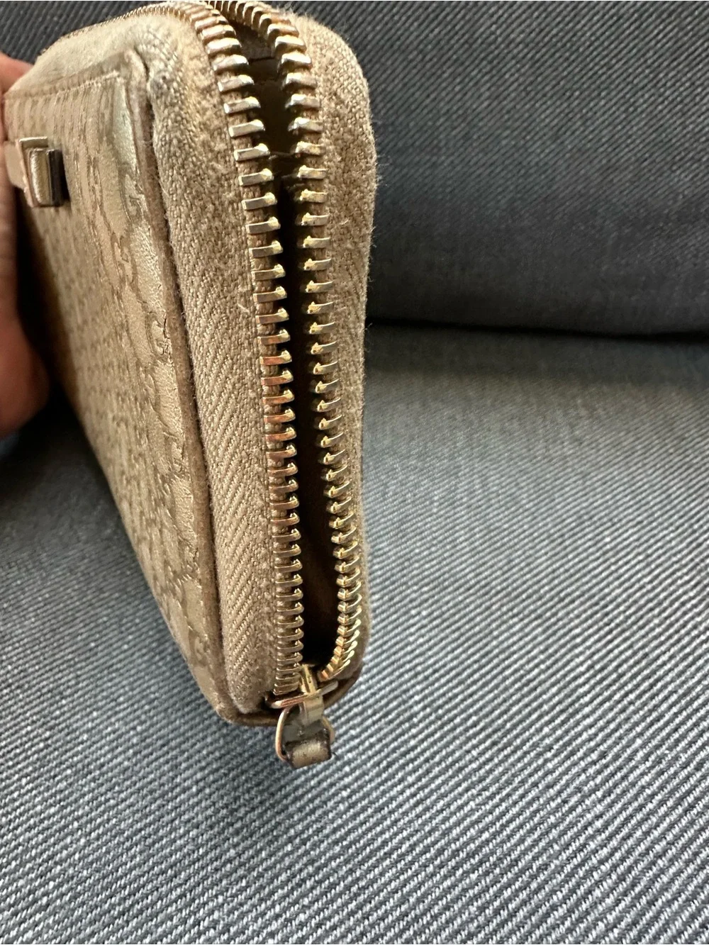 Gucci Microguccissima Leather Bow Zip Wallet – Metallic Beige/Gold – Authentic